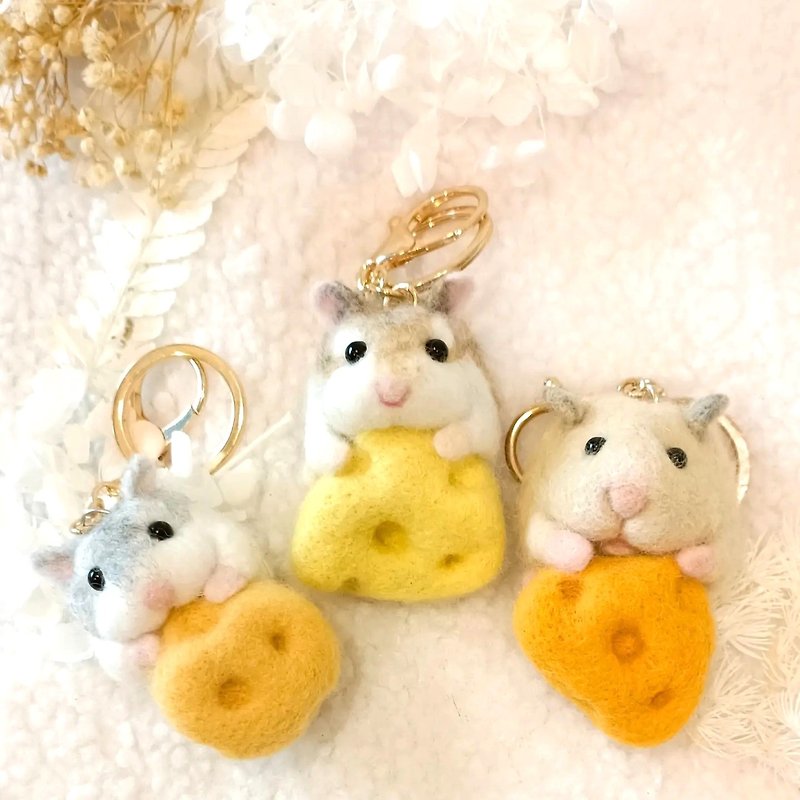 Wool felt hamster keychain/customized hamster/gift - Keychains - Wool White