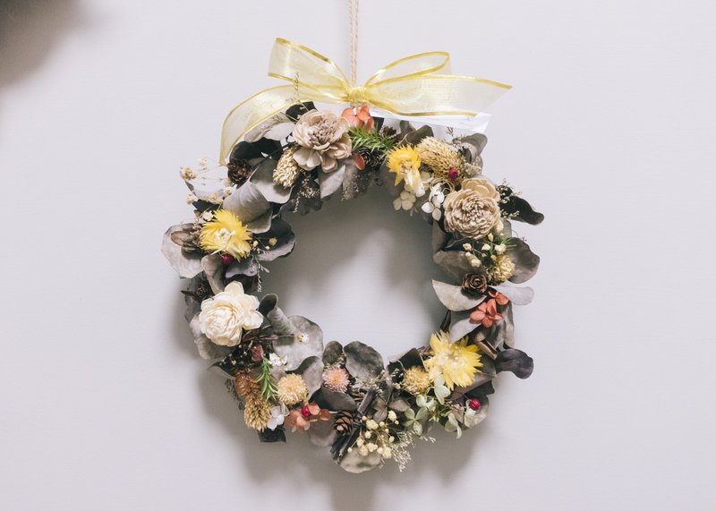 Dry Eucalyptus Large Wreath Home Decoration Hanging Ornament Christmas - ช่อดอกไม้แห้ง - พืช/ดอกไม้ สีนำ้ตาล