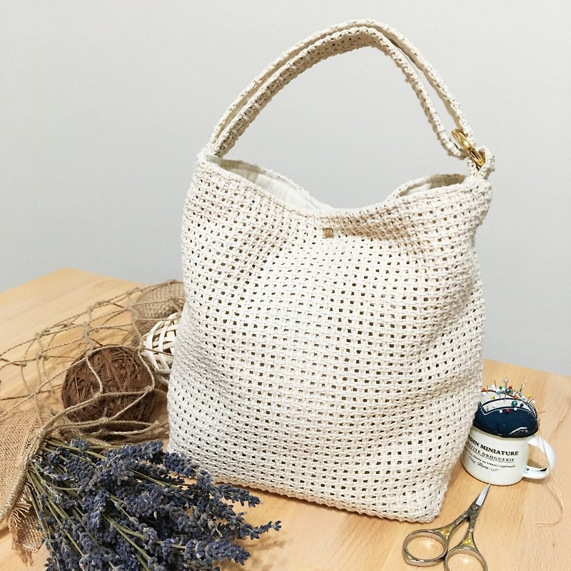 Hobo series - minimalist canvas bag - woven - กระเป๋าถือ - ผ้าฝ้าย/ผ้าลินิน ขาว