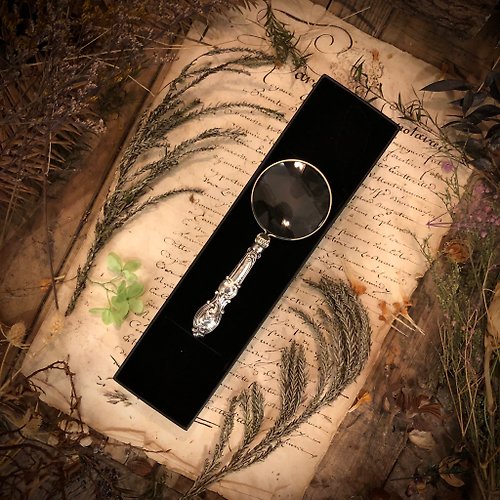 Century-old sterling silver engraved large magnifying glass in Victorian  England - Shop ct-antique Other - Pinkoi