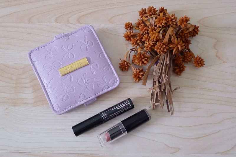 Vintage NINA RICCI pocket mirror, Lavender faux leather Signature Bow Printed - 其他 - 人造皮革 紫色