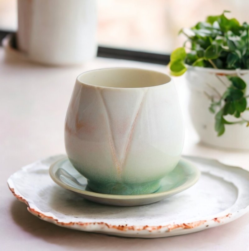 Blooming Tulip Handmade Ceramic Coffee Cup and Saucer Set - Pearl White - Made in Hong Kong - แก้วมัค/แก้วกาแฟ - เครื่องลายคราม ขาว