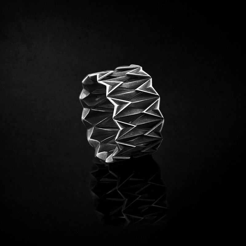 Muqarnas Handmade 925k Oxidized Sterling Silver Statement Ring - 戒指 - 純銀 