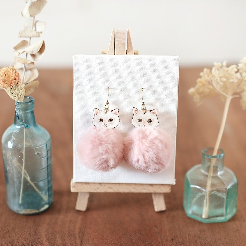 Small animal hair ball handmade earrings - pink cream cat can be clipped - ต่างหู - เรซิน สึชมพู