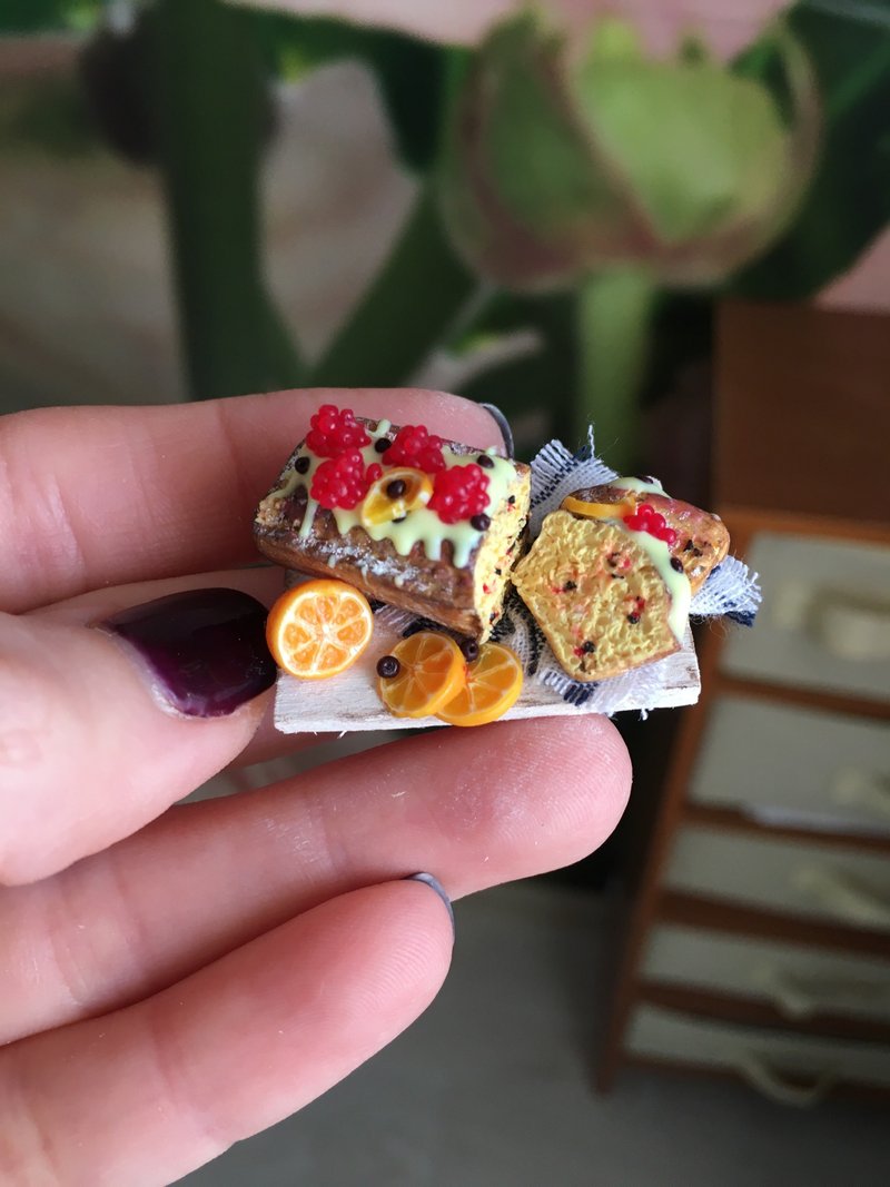 Miniature cake for dollhouse scale 1:12 - 公仔/玩偶 - 其他材質 多色