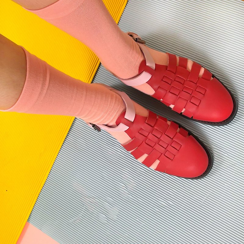 Matte sheepskin woven sandals red velvet 8337 - รองเท้าหนังผู้หญิง - หนังแท้ สีแดง