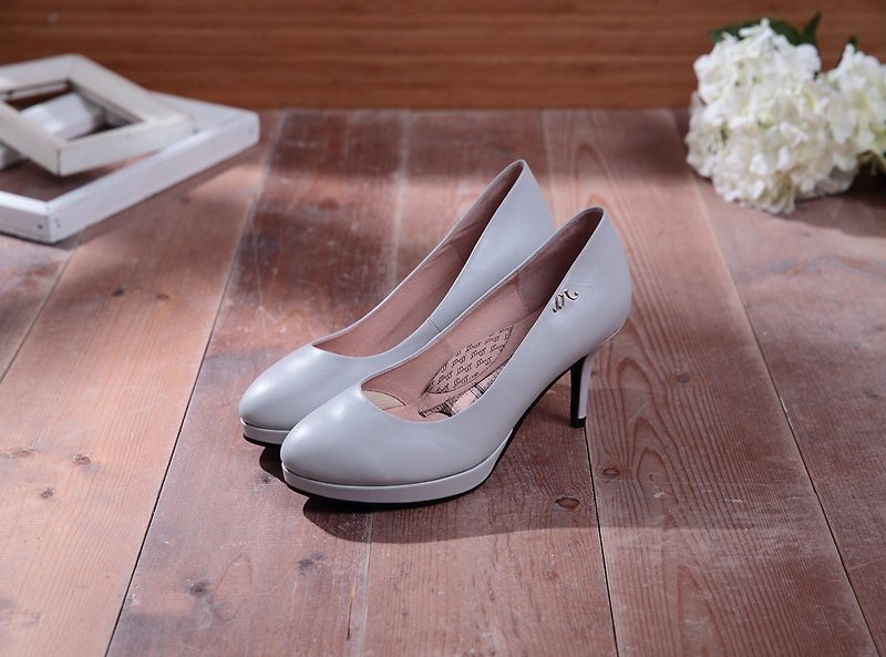 Iris-Lilac Ash-Plain Almond Head Leather High Heels - รองเท้าส้นสูง - หนังแท้ สีเทา