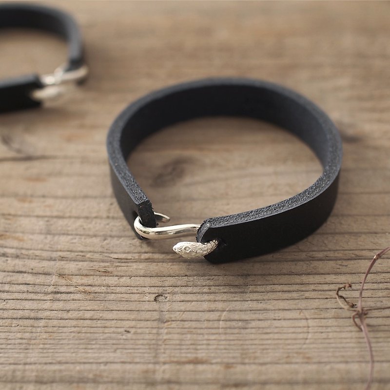 Black) Snake hook leather men's bracelet - Necklaces - Genuine Leather Black