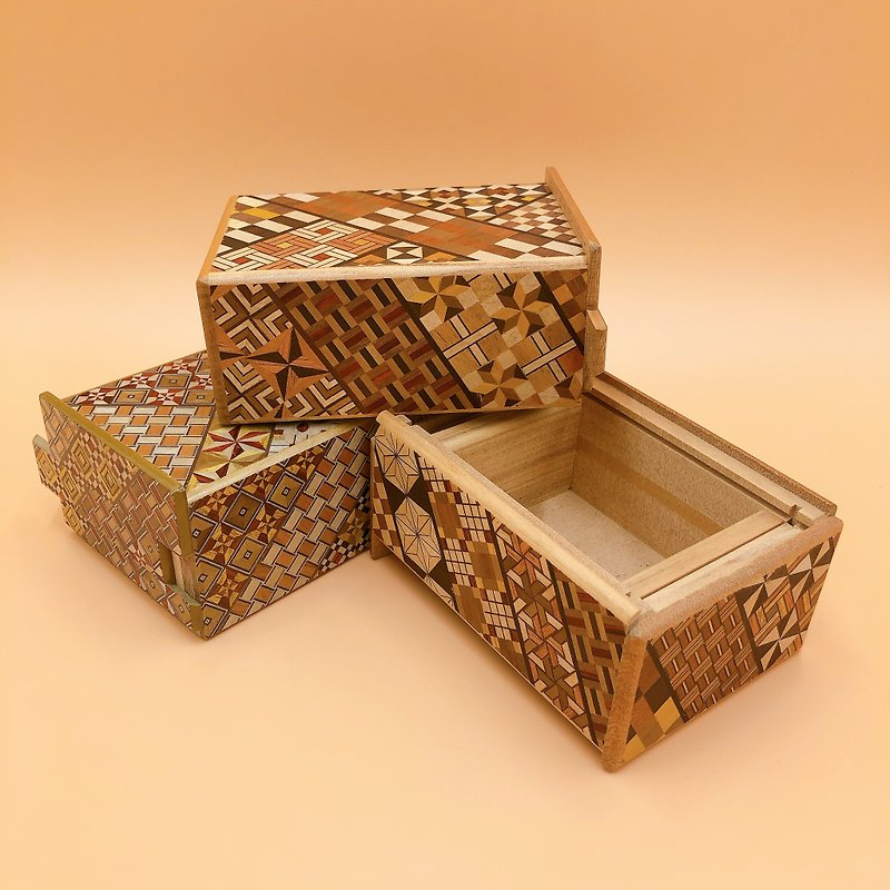 【箱根寄木細工】日本工藝品 秘密箱 秘密盒 機關盒 - 收納箱/收納用品 - 木頭 咖啡色