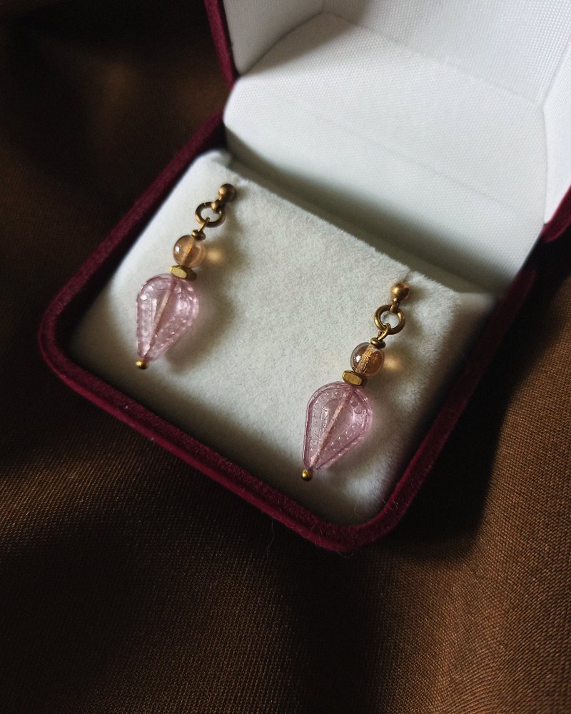 Pink wine bottle short earrings- Bronze earrings - ต่างหู - ทองแดงทองเหลือง สึชมพู