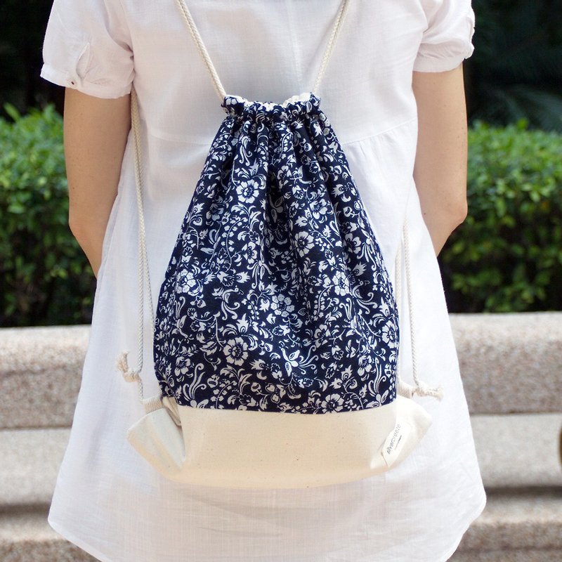 Drawstring Backpack / Drawstring Bag / Drawstring Pocket ~ Little Phoenix (B34) - กระเป๋าหูรูด - ผ้าฝ้าย/ผ้าลินิน สีน้ำเงิน