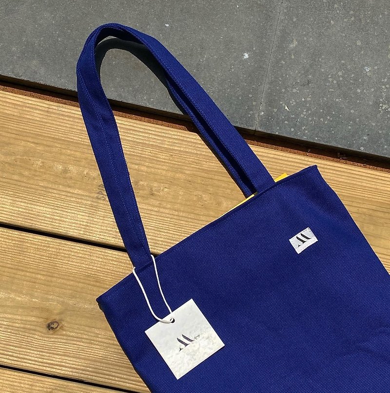Mount. Tote bag - Messenger Bags & Sling Bags - Other Materials 