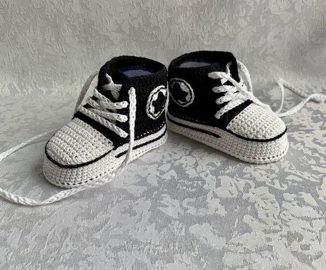 Baby girl black outlet converse