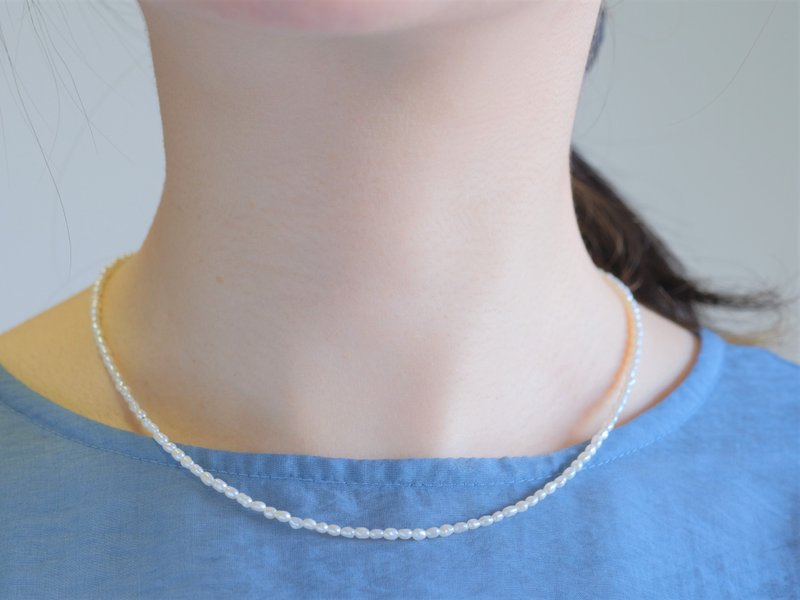 Litlar ferskvatnsperlur necklace　淡水ベビーパール　ネックレス　バロックパール - 項鍊 - 珍珠 白色