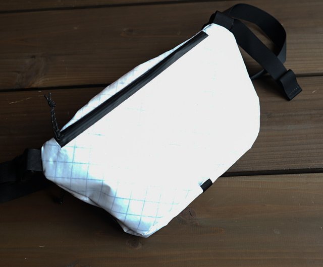 White・防水・ハイカーナナメバッグM /登山・キャンプ