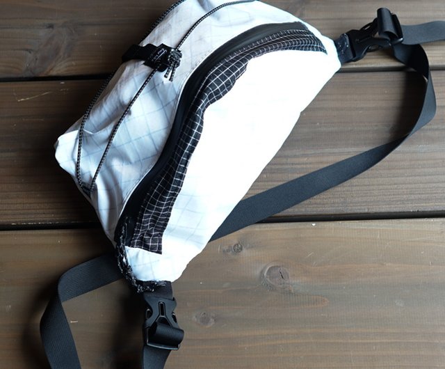 White・防水・ハイカーナナメバッグM /登山・キャンプ