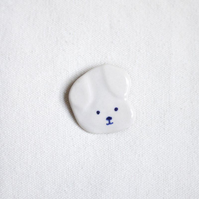Puppy Face Yummy Lee brooch blue - Brooches - Porcelain White