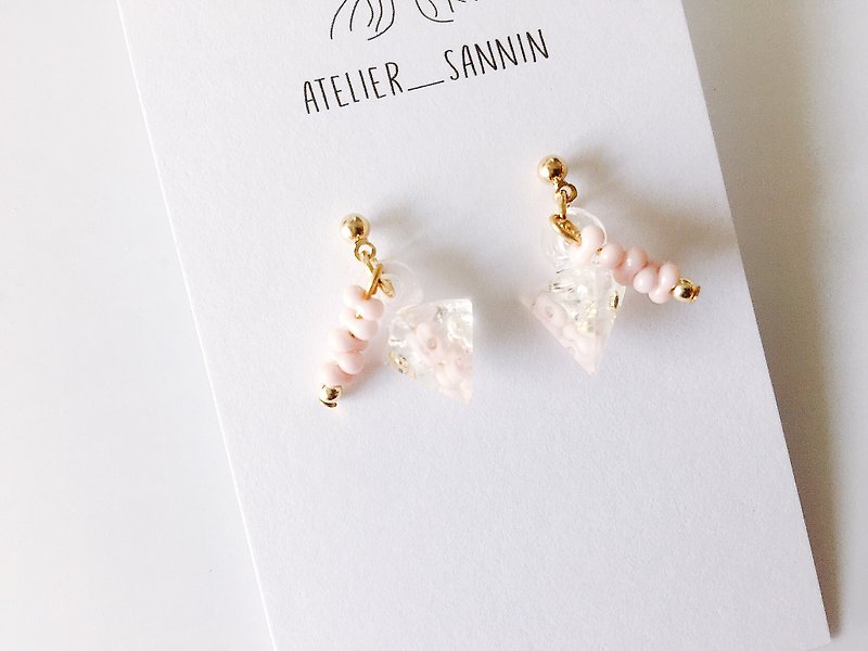 Pink cubic pearl drop earrings handmade earrings can be changed folder / hypoallergenic silicone ear hook - ต่างหู - วัสดุอื่นๆ สึชมพู