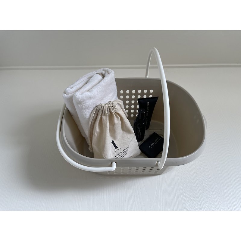 Multiple offers - S size 3.9L multifunctional bathroom oval basket bath basket storage basket made in Taiwan - อุปกรณ์ห้องน้ำ - พลาสติก สีทอง