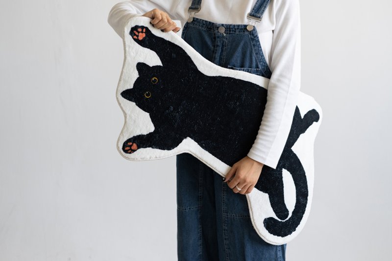 Fast delivery after ordering/Hand-painted cat floor mat/Cute black cat-shaped entrance rug - หมอน - เส้นใยสังเคราะห์ สีดำ