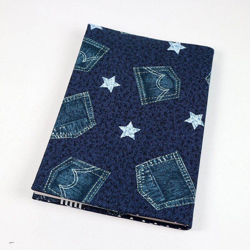 A5 Adjustable Mother's Handbook Cloth Book Cover - Denim Pocket (Blue) - ปกหนังสือ - ผ้าฝ้าย/ผ้าลินิน สีน้ำเงิน