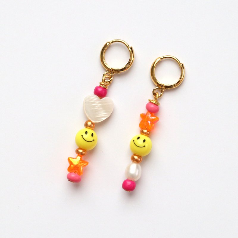 Smiley orange hoop dangle earrings 24K gold plated - 耳環/耳夾 - 24k 金 橘色