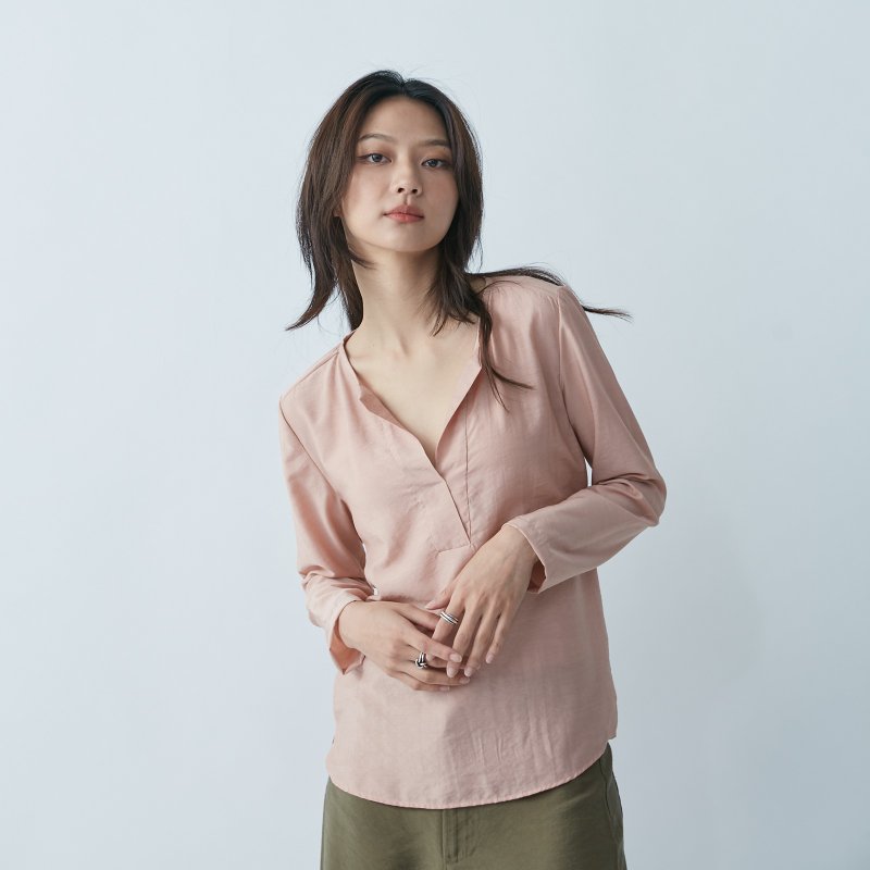 V-neck cardigan long top-silent pink - เสื้อผู้หญิง - ผ้าไหม สึชมพู