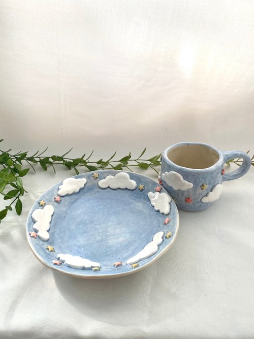 作家さんの手作り　陶器製のユニークなポット 作家さんの手作り 陶器製のユニークなポット