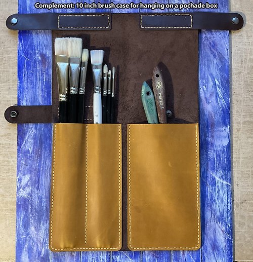 Brush case for hanging on a pochade box