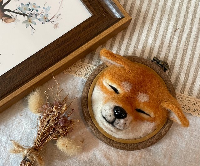 羊毛フェルト ハンドメイド 柴犬 飛行機 耳 目を細める 刺繍 フレーム