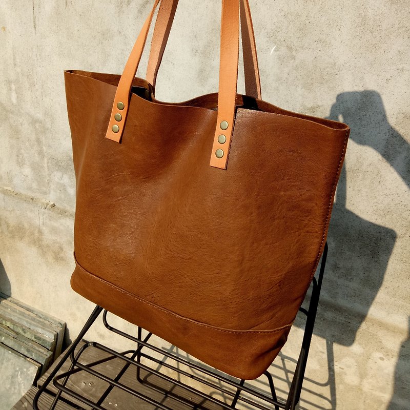 Sheepskin accompanying bag (hand / all leather) - กระเป๋าแมสเซนเจอร์ - หนังแท้ สีนำ้ตาล