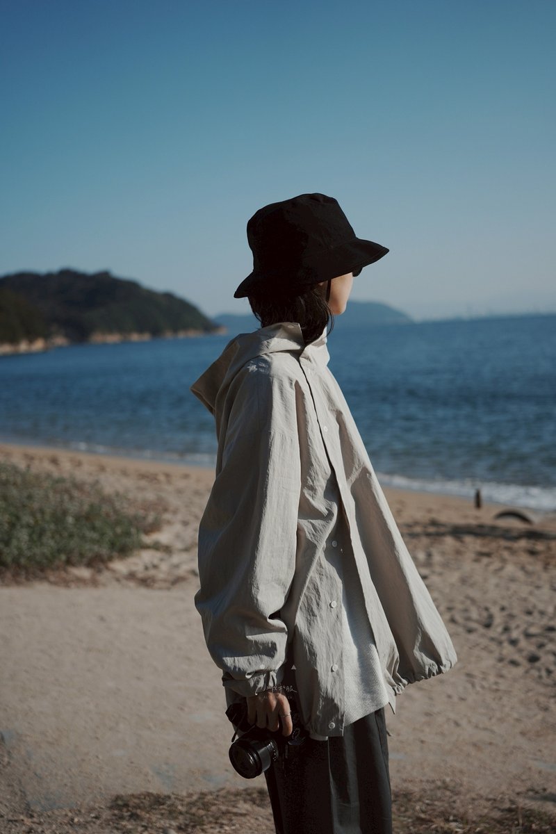 海的記憶斜切連帽薄層次襯衫 - 2色 - 女襯衫 - 棉．麻 灰色