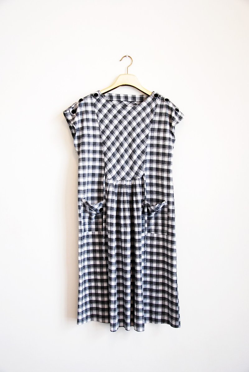 Vintage large pocket Plaid Dress - ชุดเดรส - วัสดุอื่นๆ 