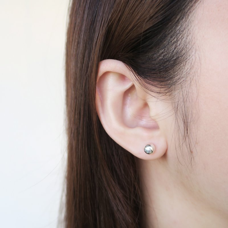 925 Silver Small-balled Earring-Sold as a Pair - ต่างหู - เงินแท้ สีเทา