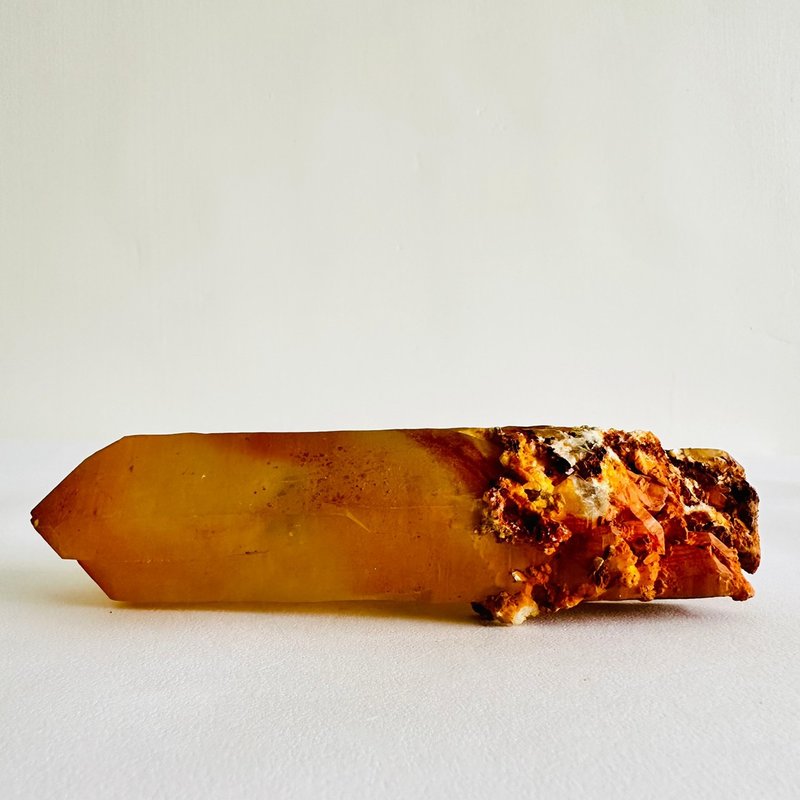 黃金喜馬拉雅山水晶13 原礦礦標 風水磁場 高能量水晶柱 黃皮水晶 - 擺飾/家飾品 - 其他材質 黃色