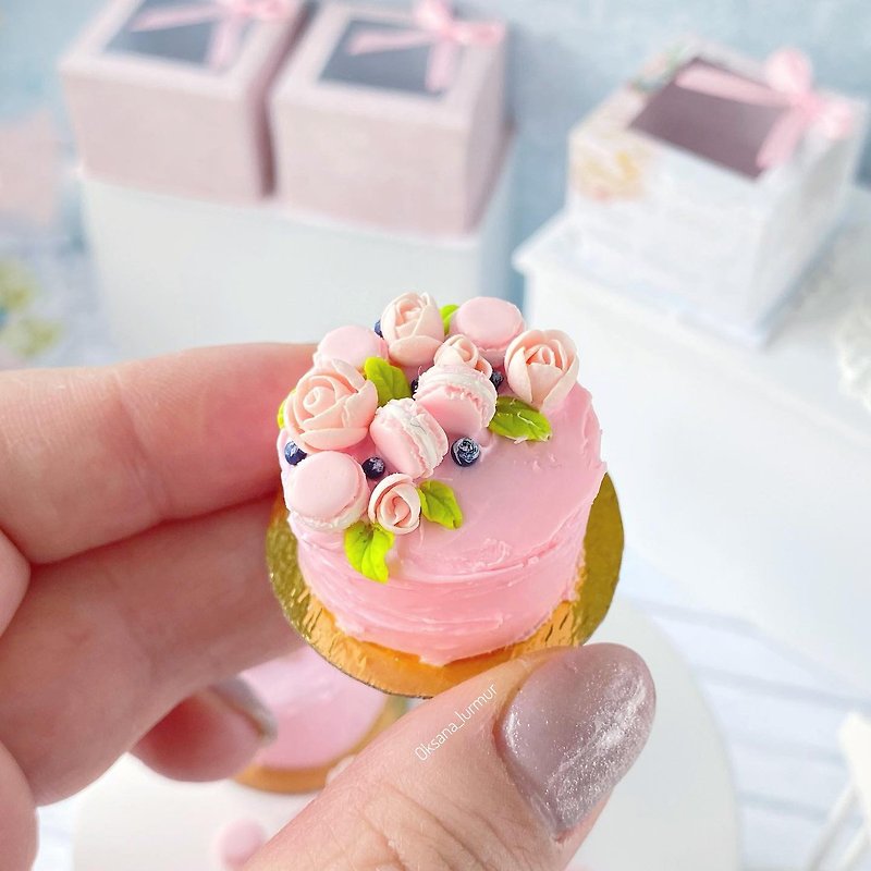 Miniature Cake with macaroons and roses for dolls Dollhouse food scale1:6, 1:12