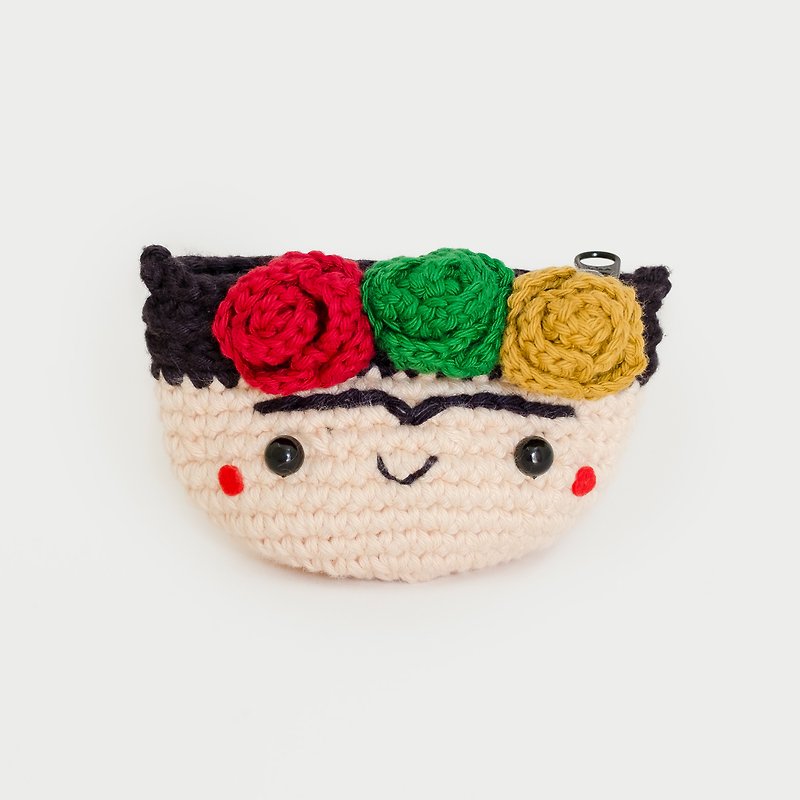 Crochet Coin Purse - Frida Kahlo No.3 | Crochet Coin Case | Small Round Pouch - กระเป๋าใส่เหรียญ - ผ้าฝ้าย/ผ้าลินิน สีกากี