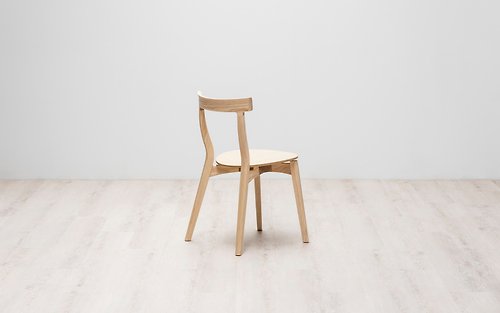 路力家器具 Lo Lat Furniture & Objects 燕椅 Hirundo Chair / 梣木