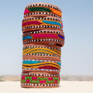手刺繍キャメルレザーブレスレット/レザーブレスレット/レザーブレスレット/レザーブレスレット/刺繍ブレスレット刺繍