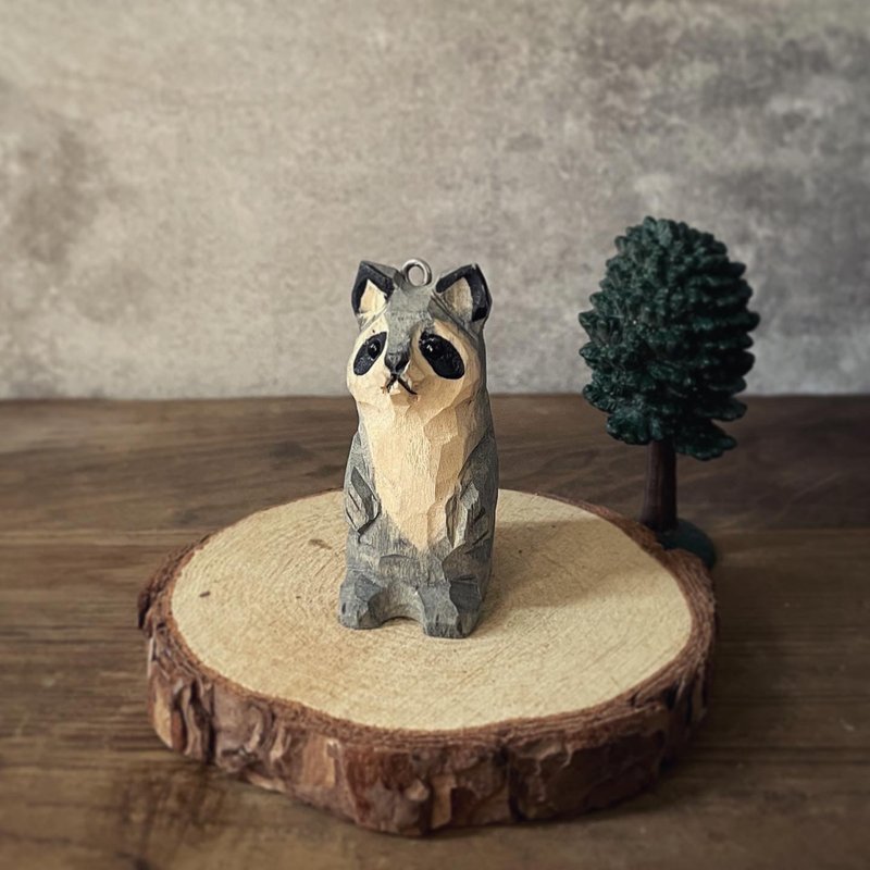 Forest animals | Raccoon handmade wood carving keychain/pendant/lanyard/suede necklace lanyard - ที่ห้อยกุญแจ - ไม้ 