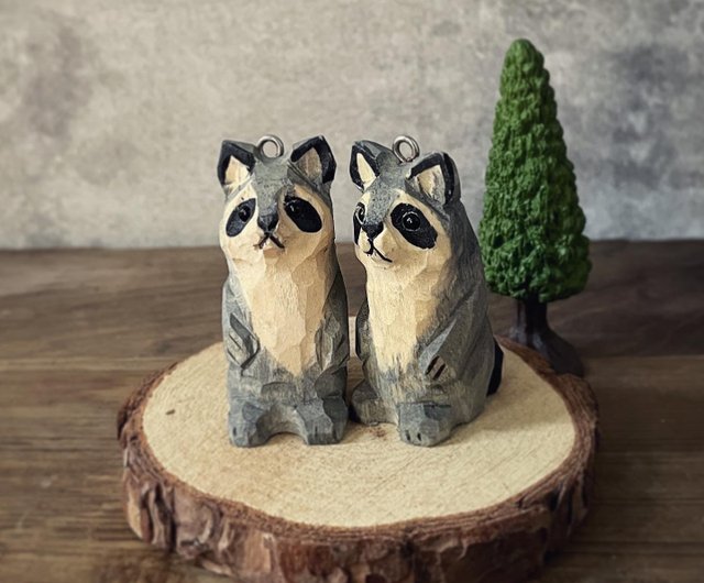 森の動物 | アライグマ手作り木彫りキーホルダー/ペンダント