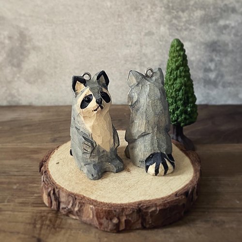 森の動物 | アライグマ手作り木彫りキーホルダー/ペンダント 