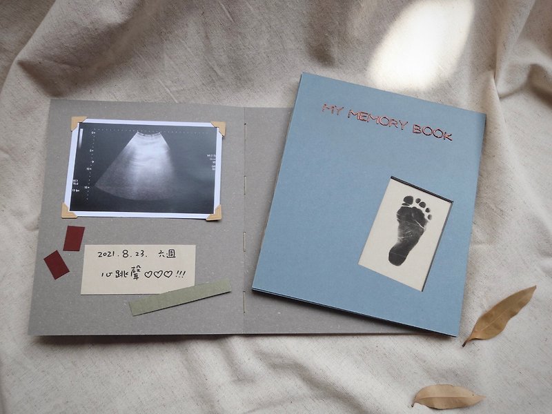 [Baby Ultrasound Photo Book] Footprints. Customized book cover. Hand-stitched book binding