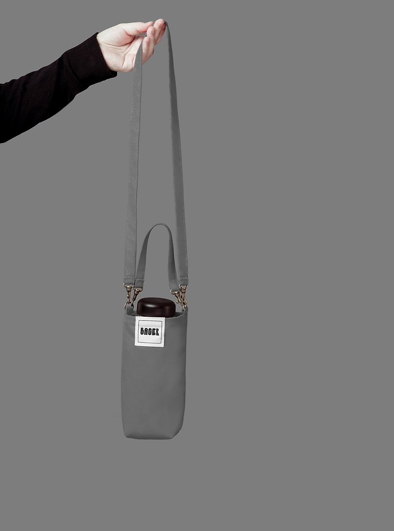Universal environmental protection beverage bag detachable long strap oblique shoulder portable dark gray - กระเป๋าถือ - ผ้าฝ้าย/ผ้าลินิน สีเทา