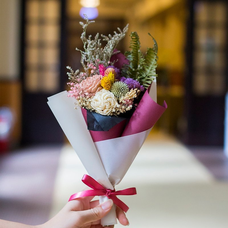 [森情I] Dry Bouquet / Graduation Bouquet / Dry Flower Gift / Valentine Gift / Birthday Gift - ช่อดอกไม้แห้ง - พืช/ดอกไม้ สึชมพู