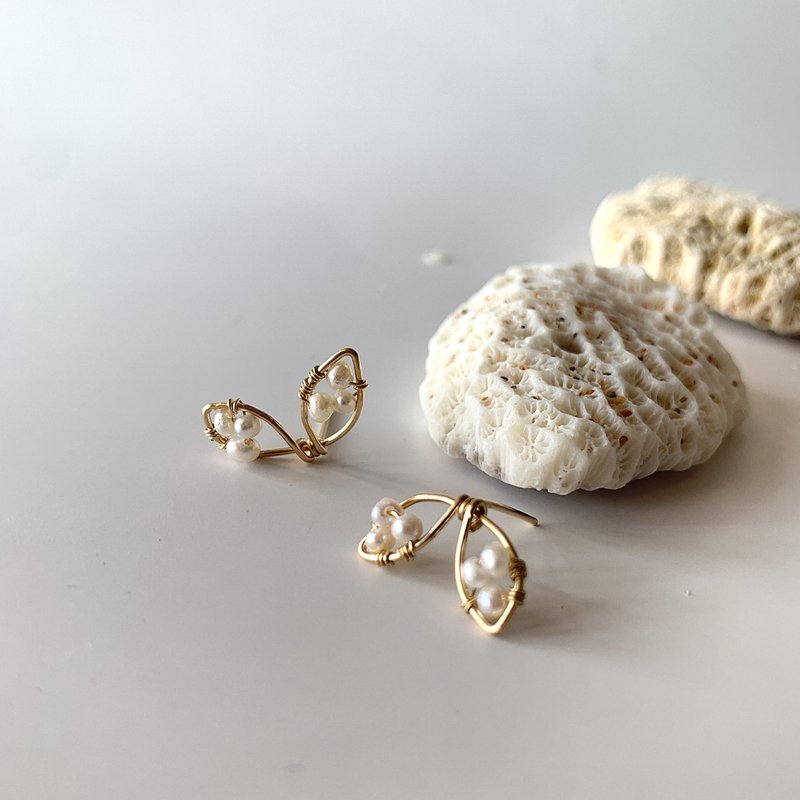 [Christmas Ornaments] BOHO FREE 14KGF gold-filled pearl earrings and Clip-On - Earrings & Clip-ons - Pearl White