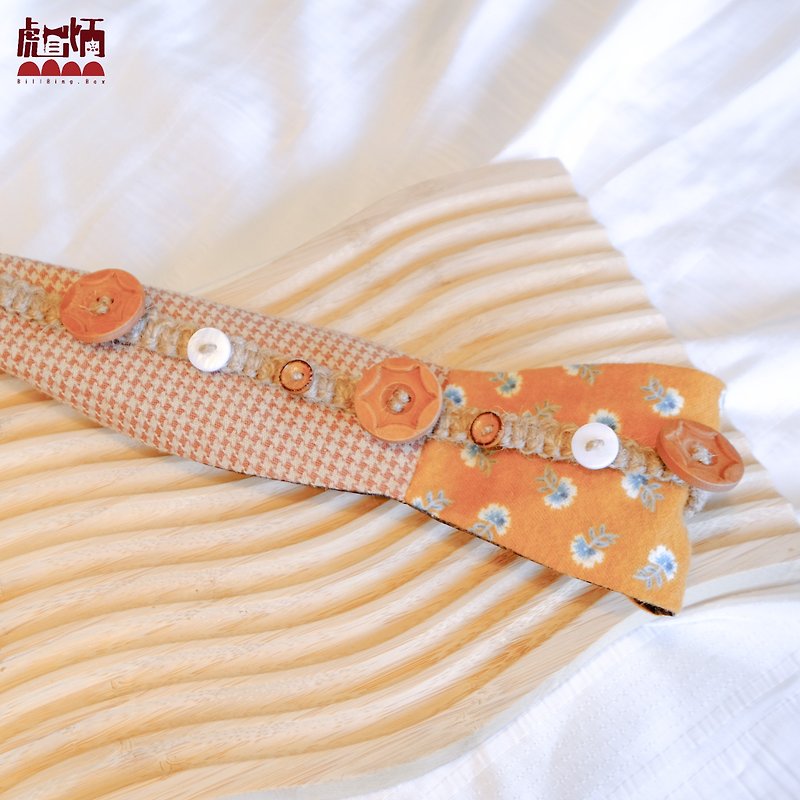 [Biao Bing handmade button headband] Orange brown floral fabric x six-pointed star wooden button headband - เครื่องประดับผม - ผ้าฝ้าย/ผ้าลินิน สีกากี