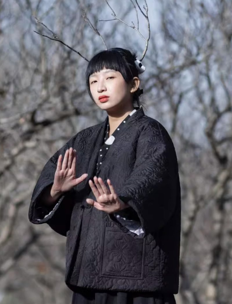 中式復古 花朵盤扣棉襖外套 - 女上衣/長袖上衣 - 其他材質 黑色