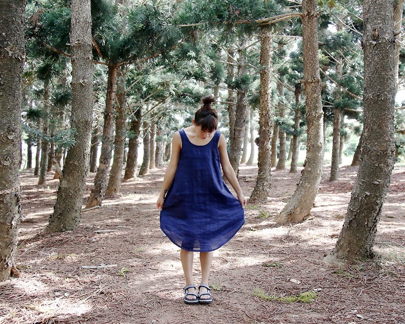Arc skirt design | Vest dress blue - ชุดเดรส - ผ้าฝ้าย/ผ้าลินิน 