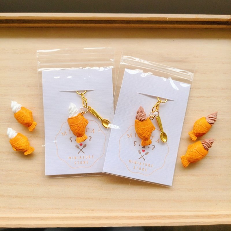 minita* Mini Taiyaki Ice Cream High Simulation Ornament Charm Healing Small Pocket Food Play - Charms - Resin Orange